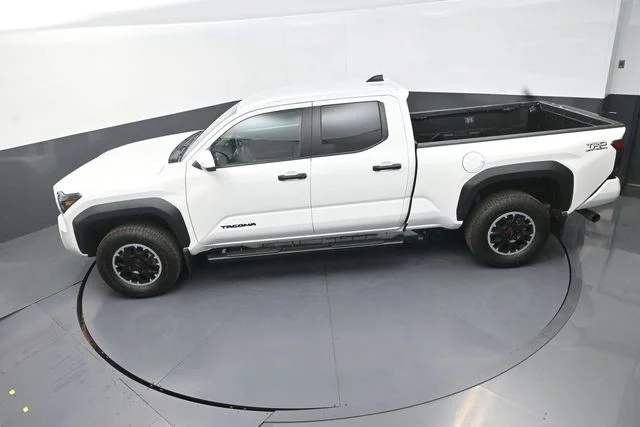 Used 2025 White Toyota TRD Off-Road image 29
