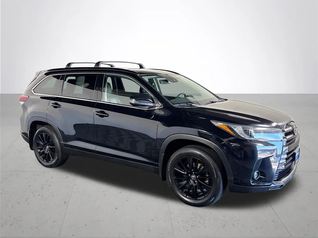 Used 2019 Black Toyota SE image 4