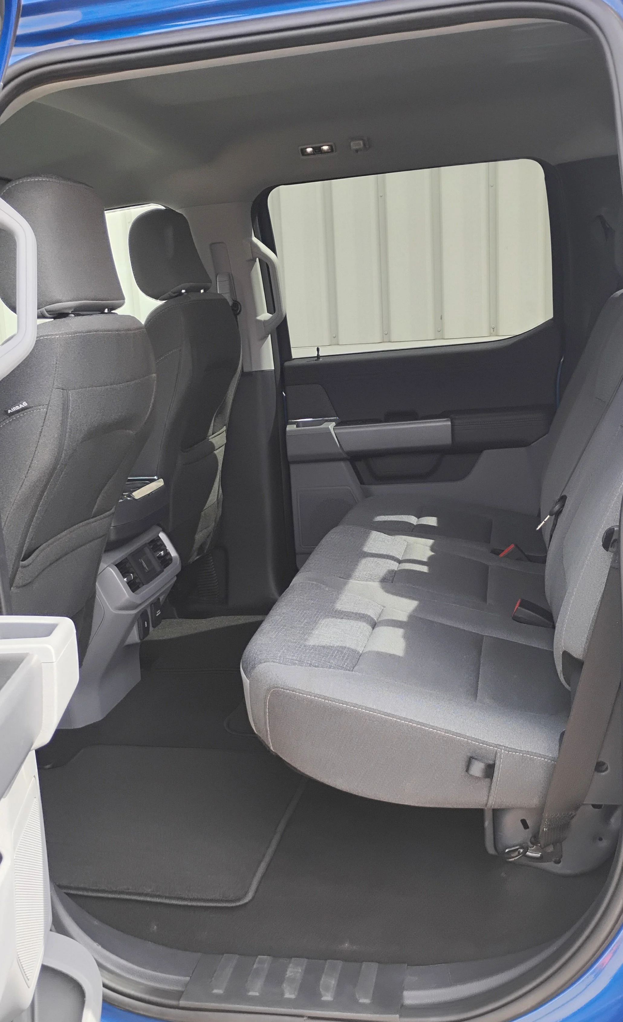 Used 2024 Blue Ford XLT image 11