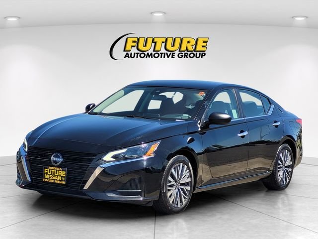 Used 2025 Black Nissan 2.5 SV image 5
