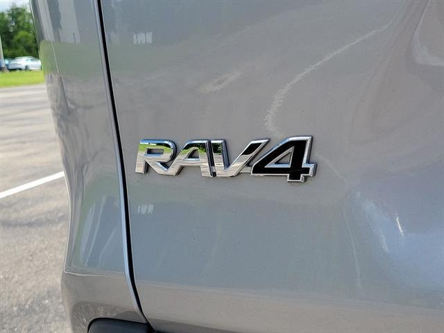 Certified Used 2021 SILVER SKY METALLIC Toyota  image 7