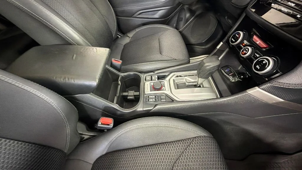 Used 2020 White Subaru Premium image 36