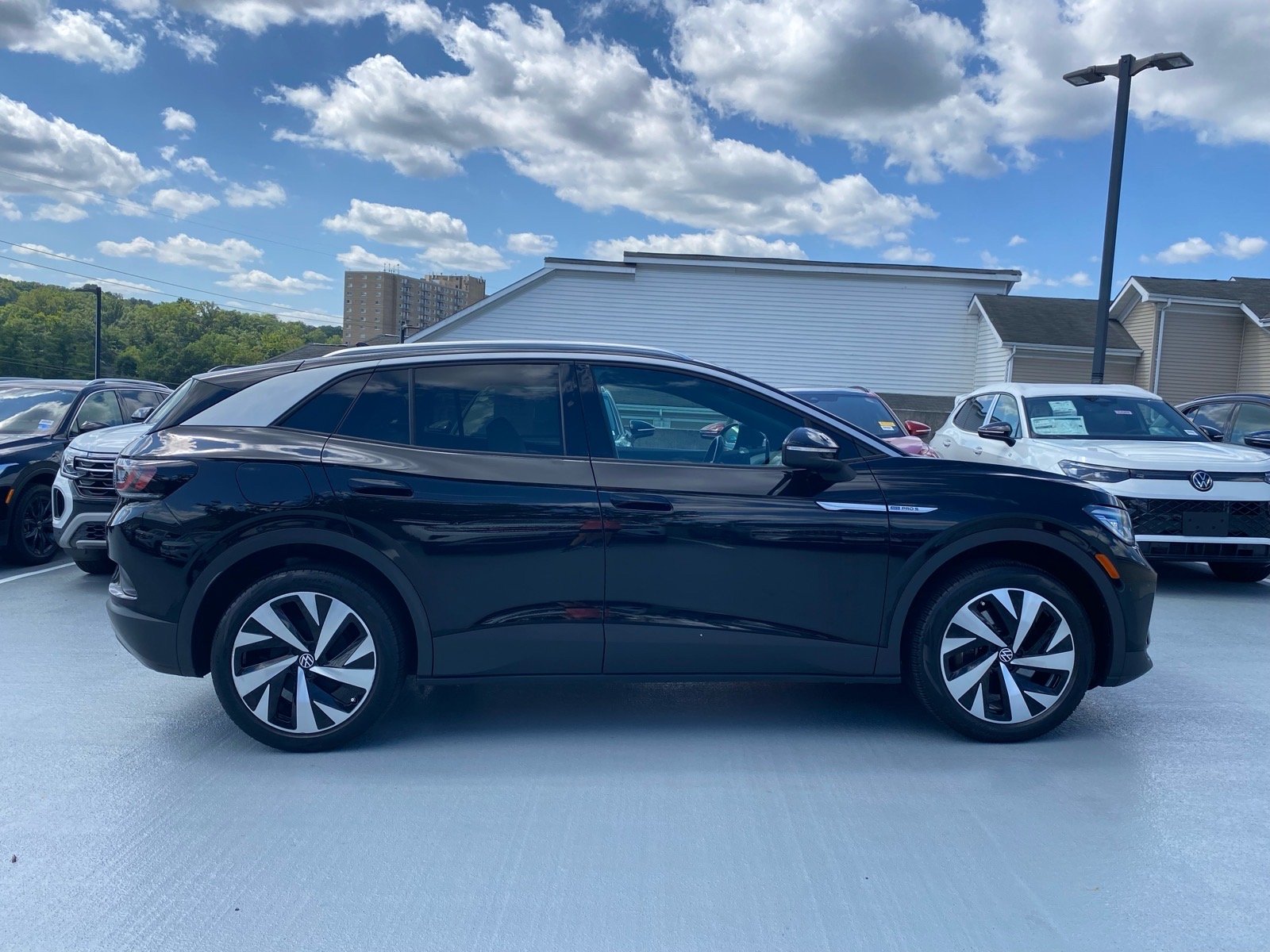 Used 2022 Volkswagen ID.4 PRO S with VIN WVGUNPE2XNP053627 for sale in Alexandria, VA