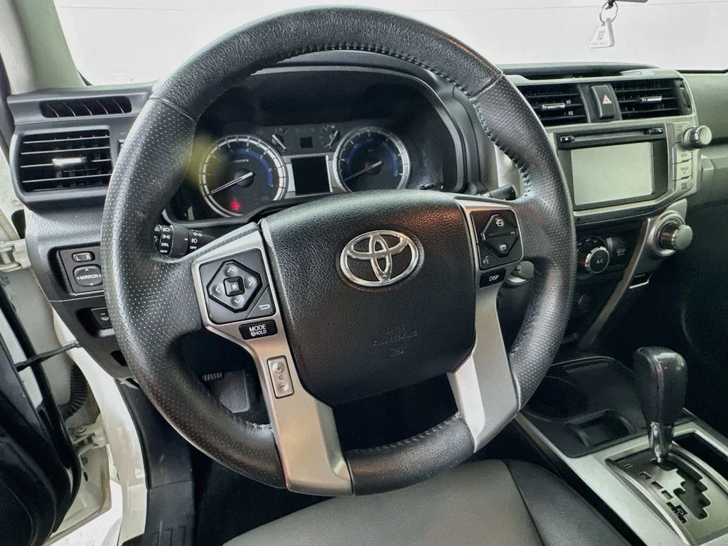 Used 2018 White Toyota SR5 Premium image 11