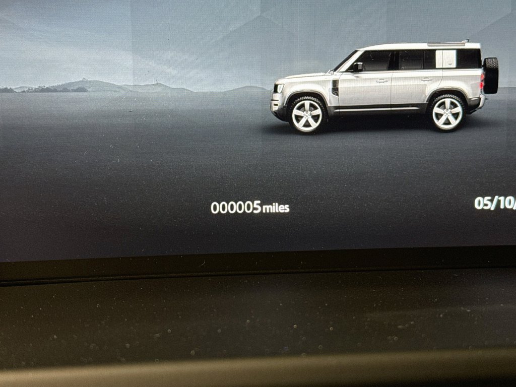 New 2026 Santorini Black Land Rover X-Dynamic SE image 13