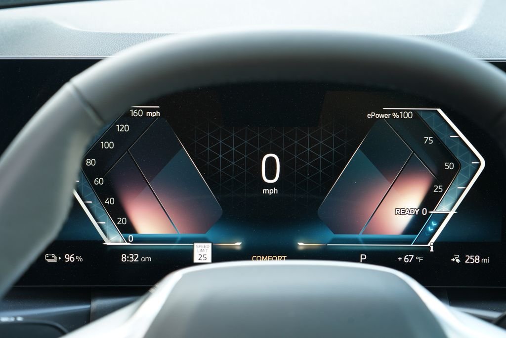 New 2026 Skyscraper Grey Metallic BMW xDrive40 image 16