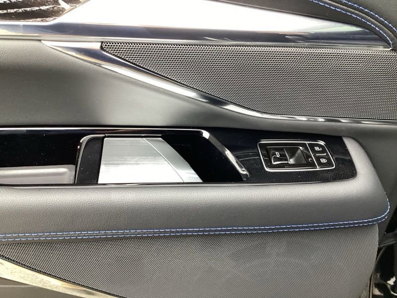 2025 Cadillac Escalade IQ Luxury 1 - Photo 10