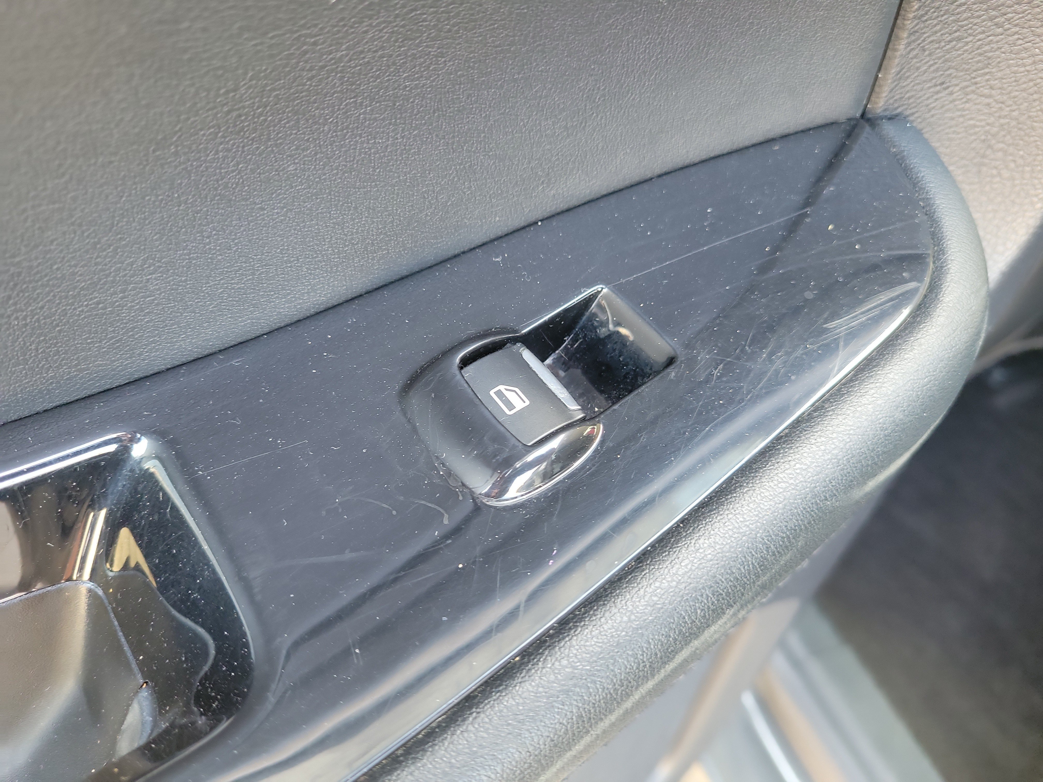 Used 2020 Gray Ford SEL image 17