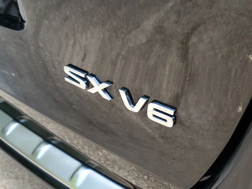 Used 2017 Black Kia SX image 6