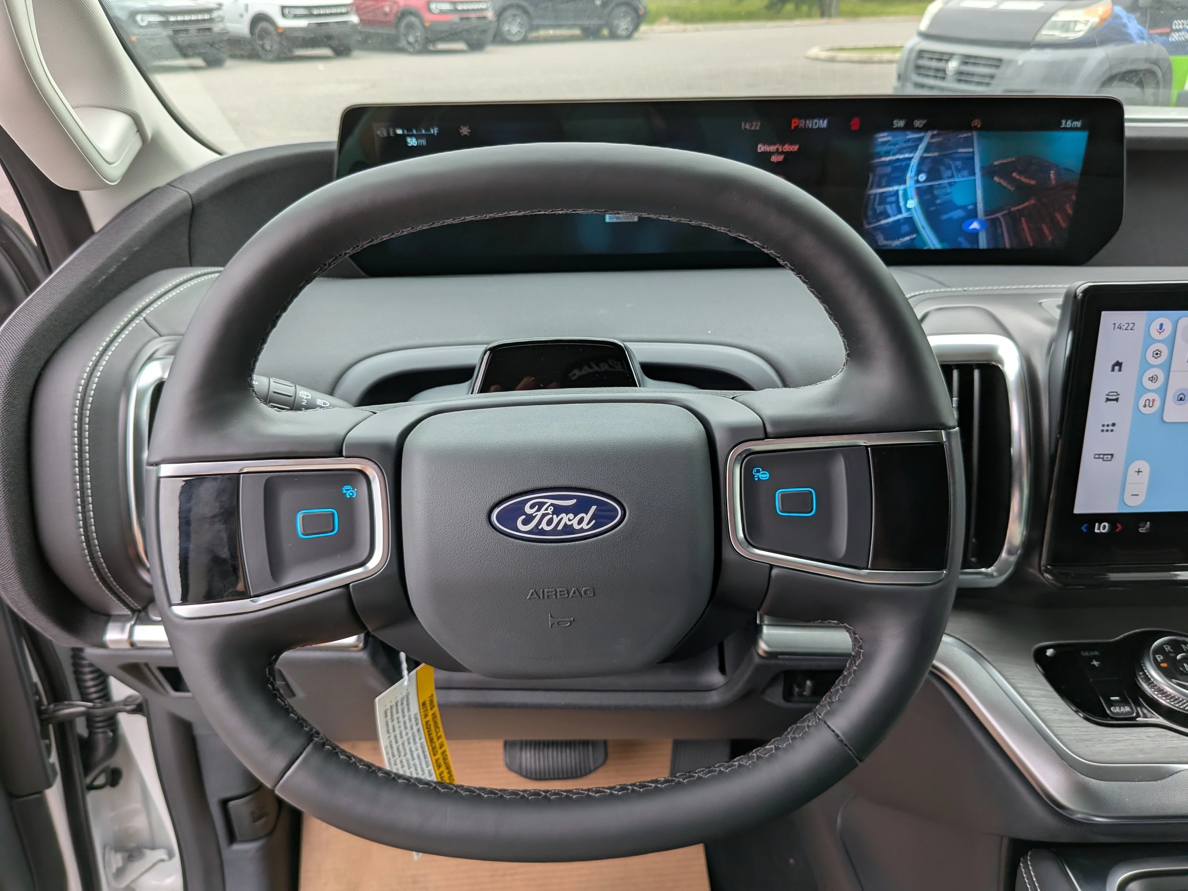 New 2027 Star White Metallic Tri-Coat Ford Platinum image 27