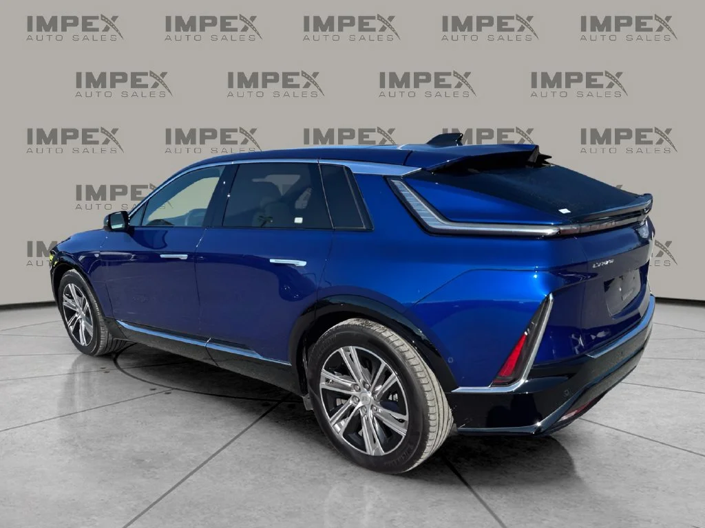 Used 2024 Blue Cadillac Luxury image 3