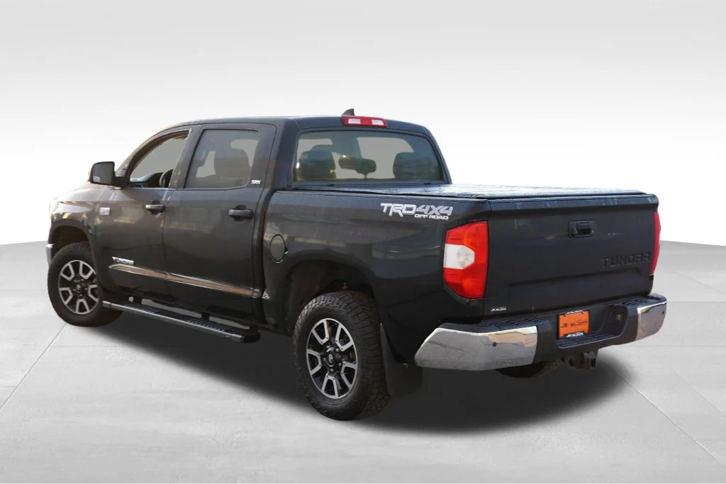 Used 2021 Midnight Black Metallic Toyota SR5 image 7