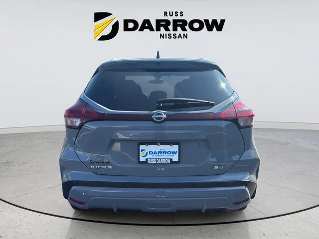 Used 2022 Gray Nissan SV image 4