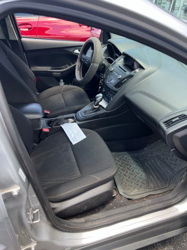 Used 2016 Silver Ford SE image 6