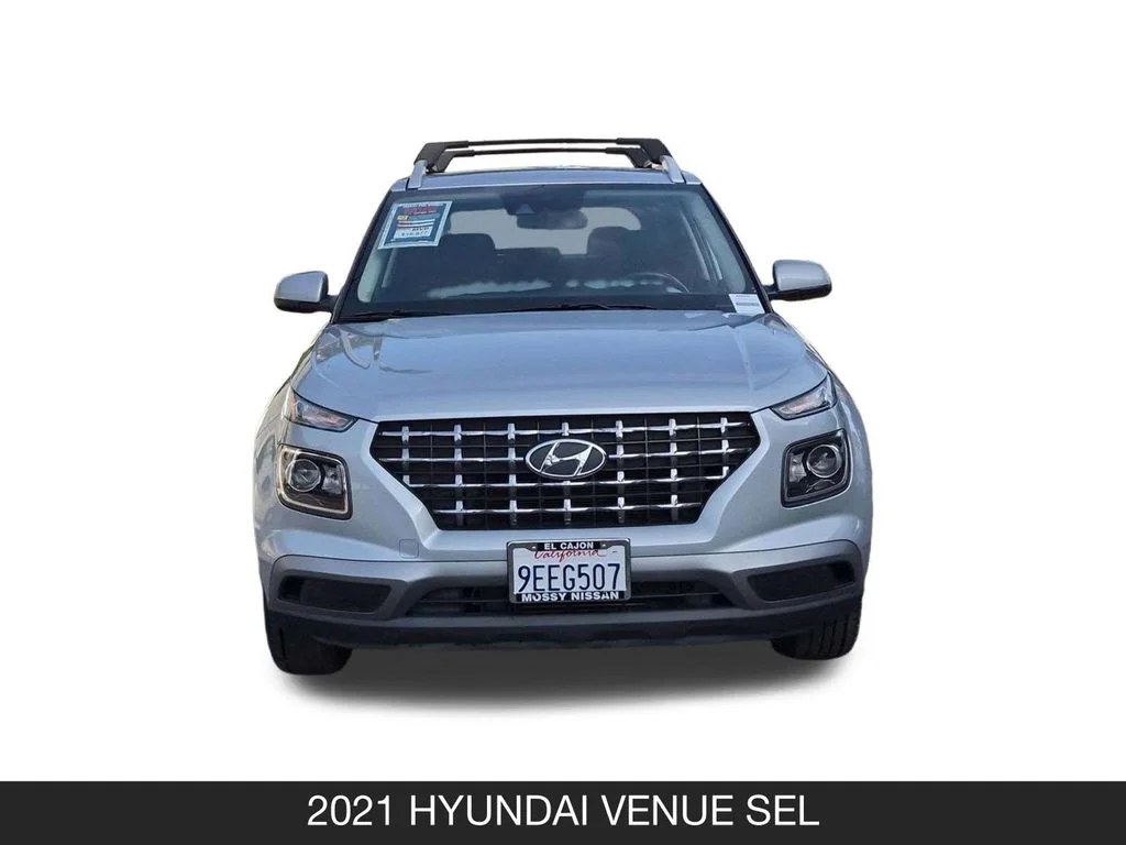 Used 2021 Silver Hyundai SEL image 4