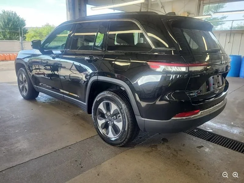 Used 2024 Diamond Black Crystal Pearlcoat Jeep 4xe image 2