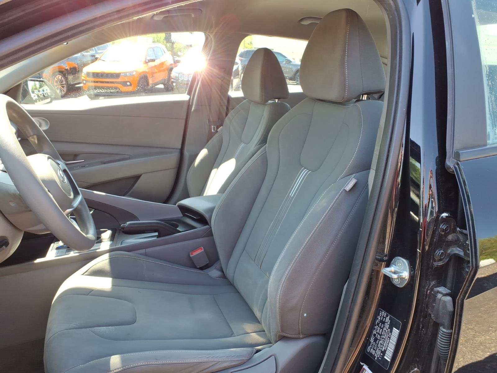 Used 2023 BLACK Hyundai SEL image 12