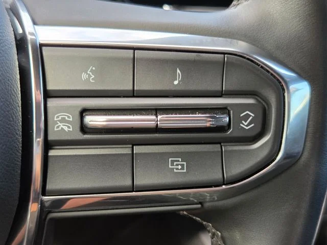 Used 2025 Black GMC Elevation image 21