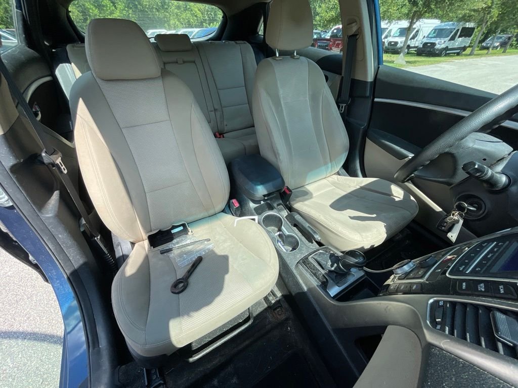 Used 2016 Blue Hyundai Base image 10