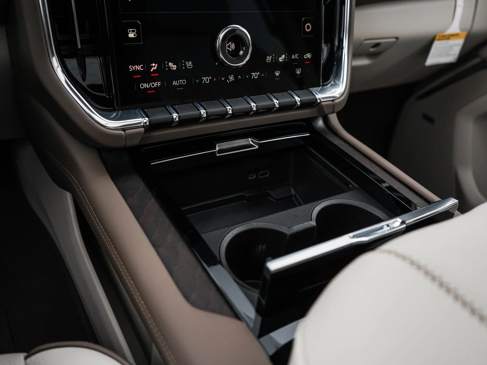 2026 GMC Yukon Denali - Photo 29