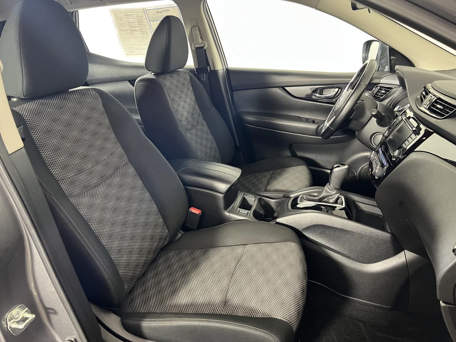 Used 2022 Gun Metallic Nissan SV image 28