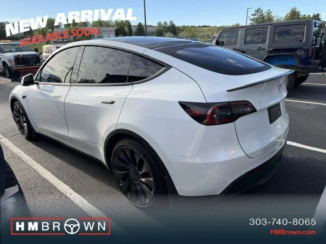 Used 2022  Tesla Performance image 3