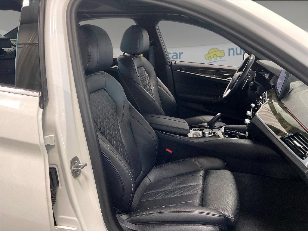 Used 2023 Alpine White BMW 530i xDrive image 11