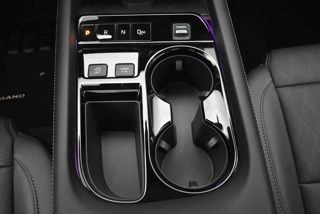 Used 2026 White Nissan Platinum image 33