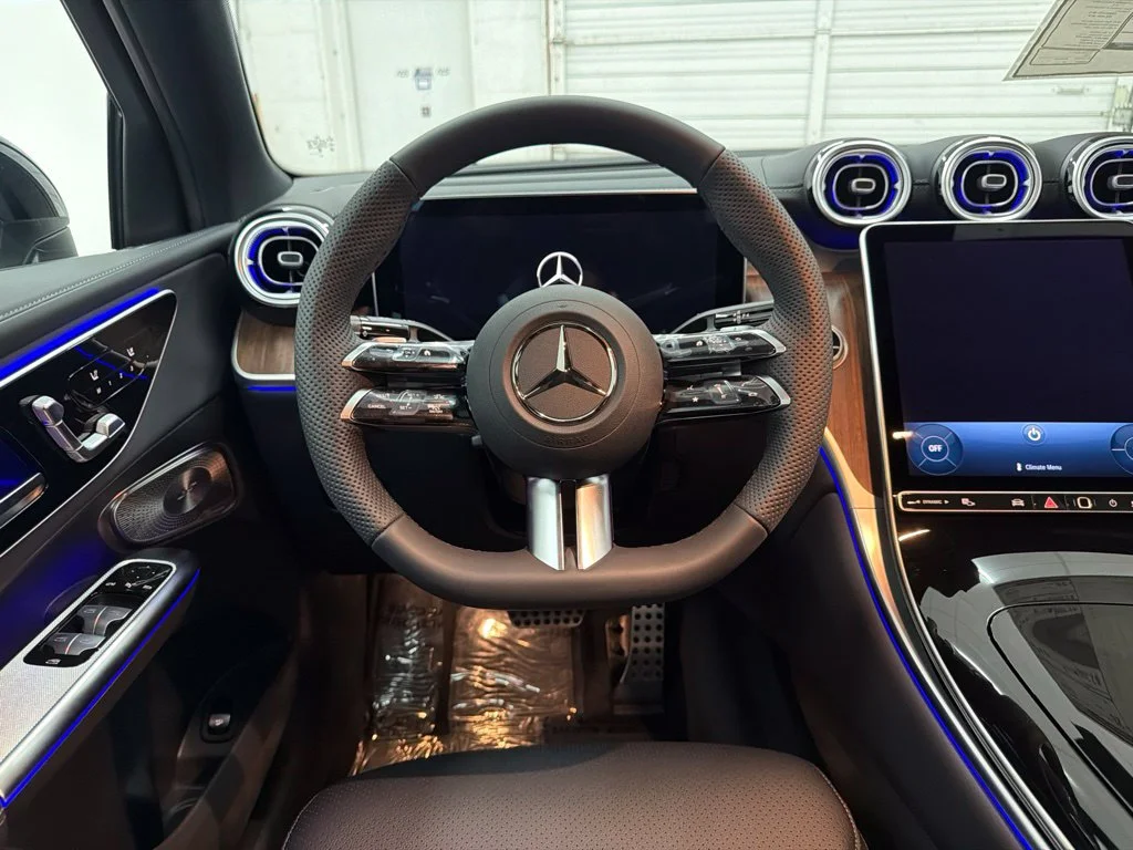 New 2027 White Mercedes-Benz GLC 300 Coupe image 22