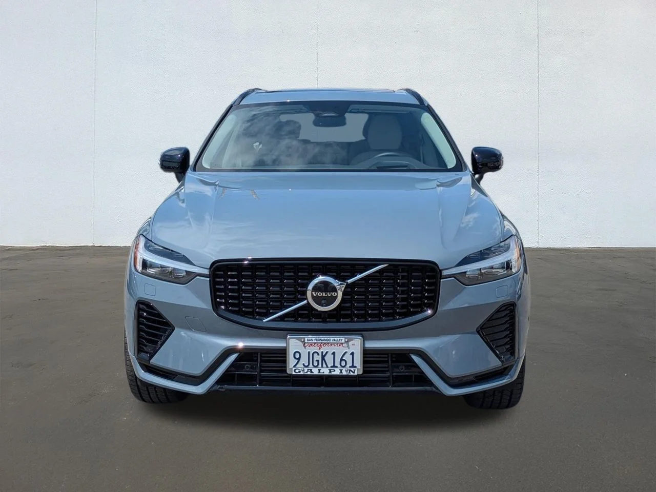 Used 2024 Thunder Grey Metallic Volvo T8 Ultimate Dark Theme image 8