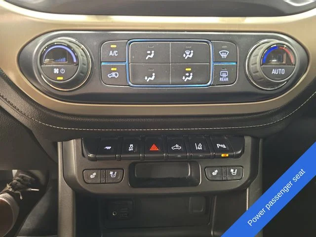 Used 2022 Onyx Black GMC Denali image 25