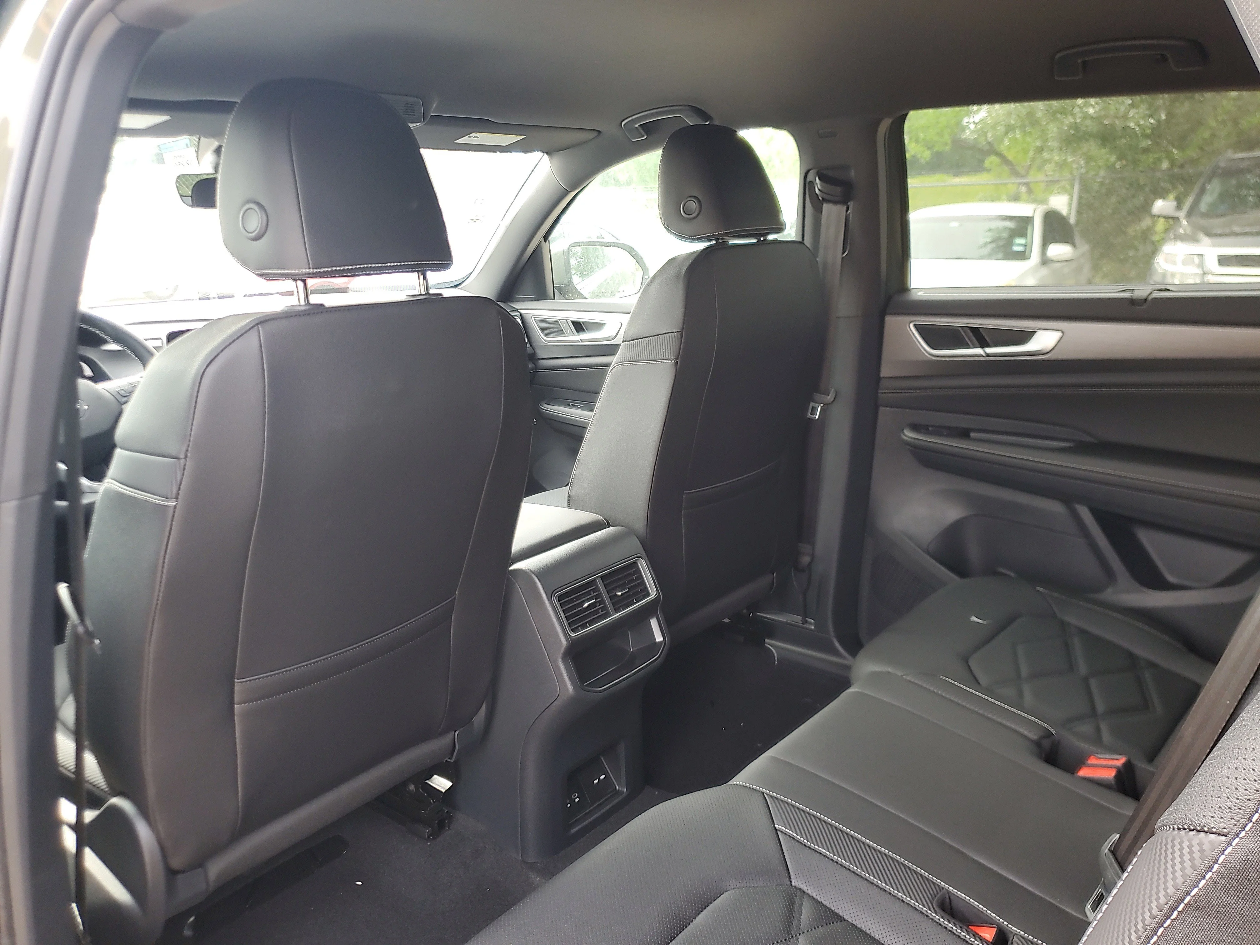 New 2026 Green Volkswagen 2.0T SE w/Technology image 11