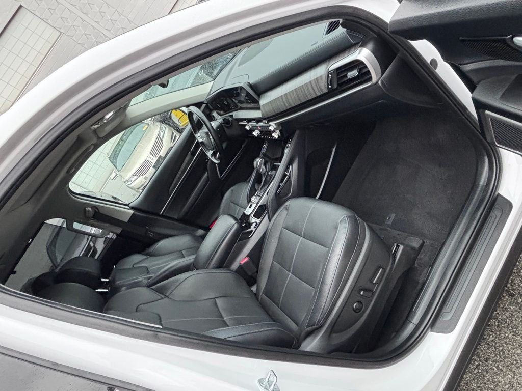 Used 2023 White Kia EX image 29