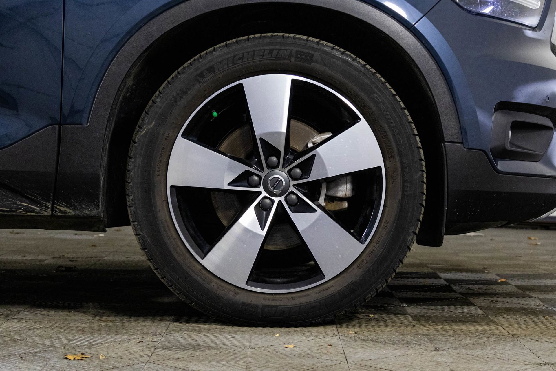 2021 VOLVO XC40 - Image 40