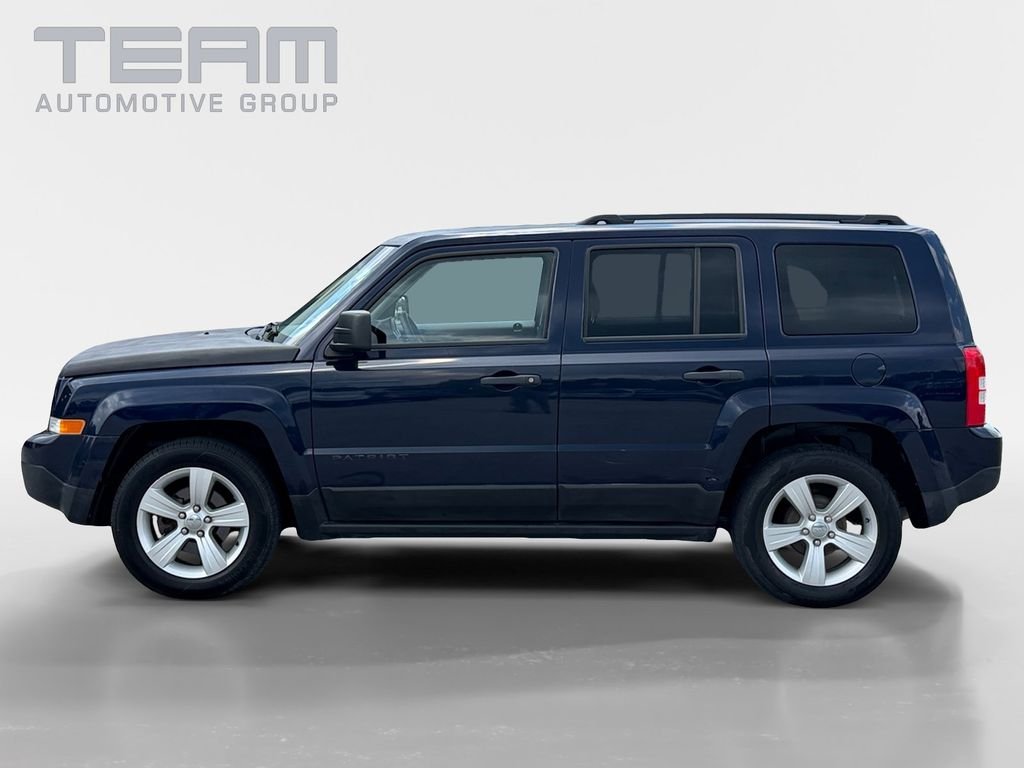 Used 2016 Blue Jeep Sport image 4
