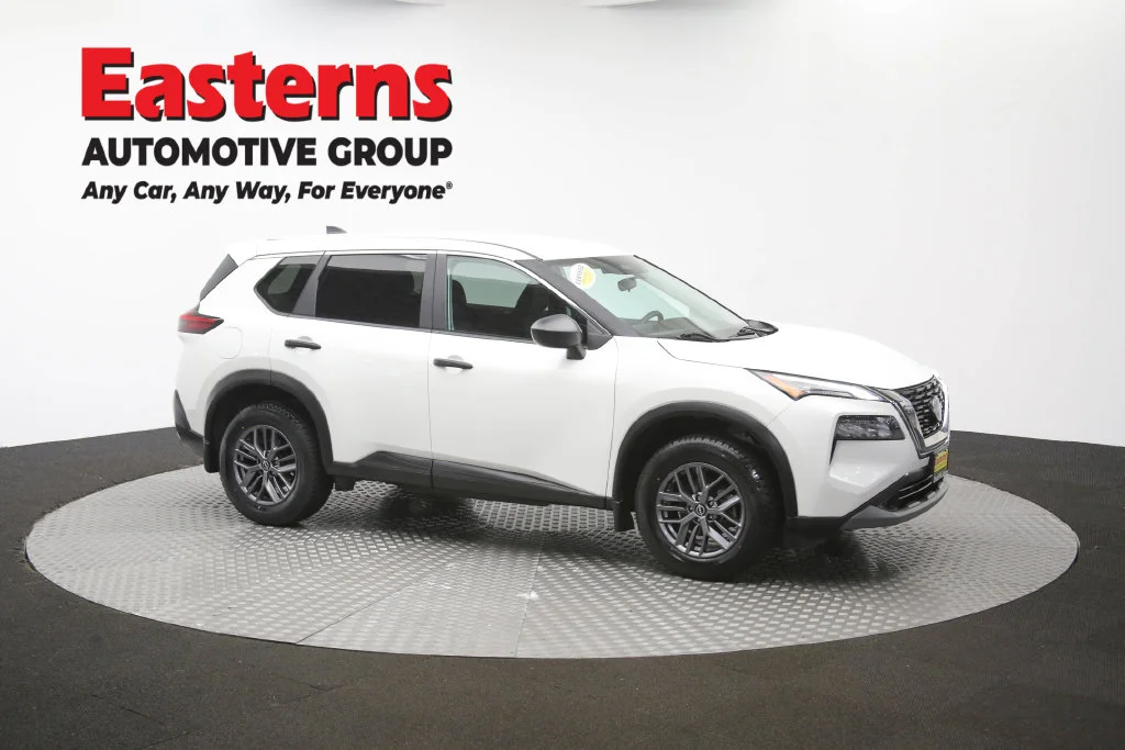 Used 2023 White Nissan S image 49