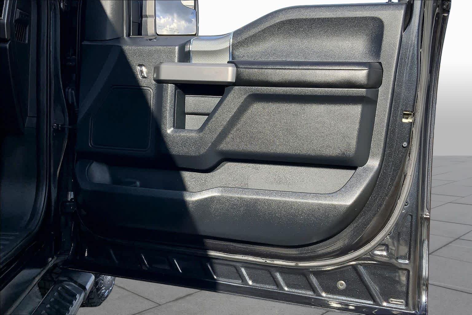 Used 2015 Tuxedo Black Metallic Ford XLT image 21