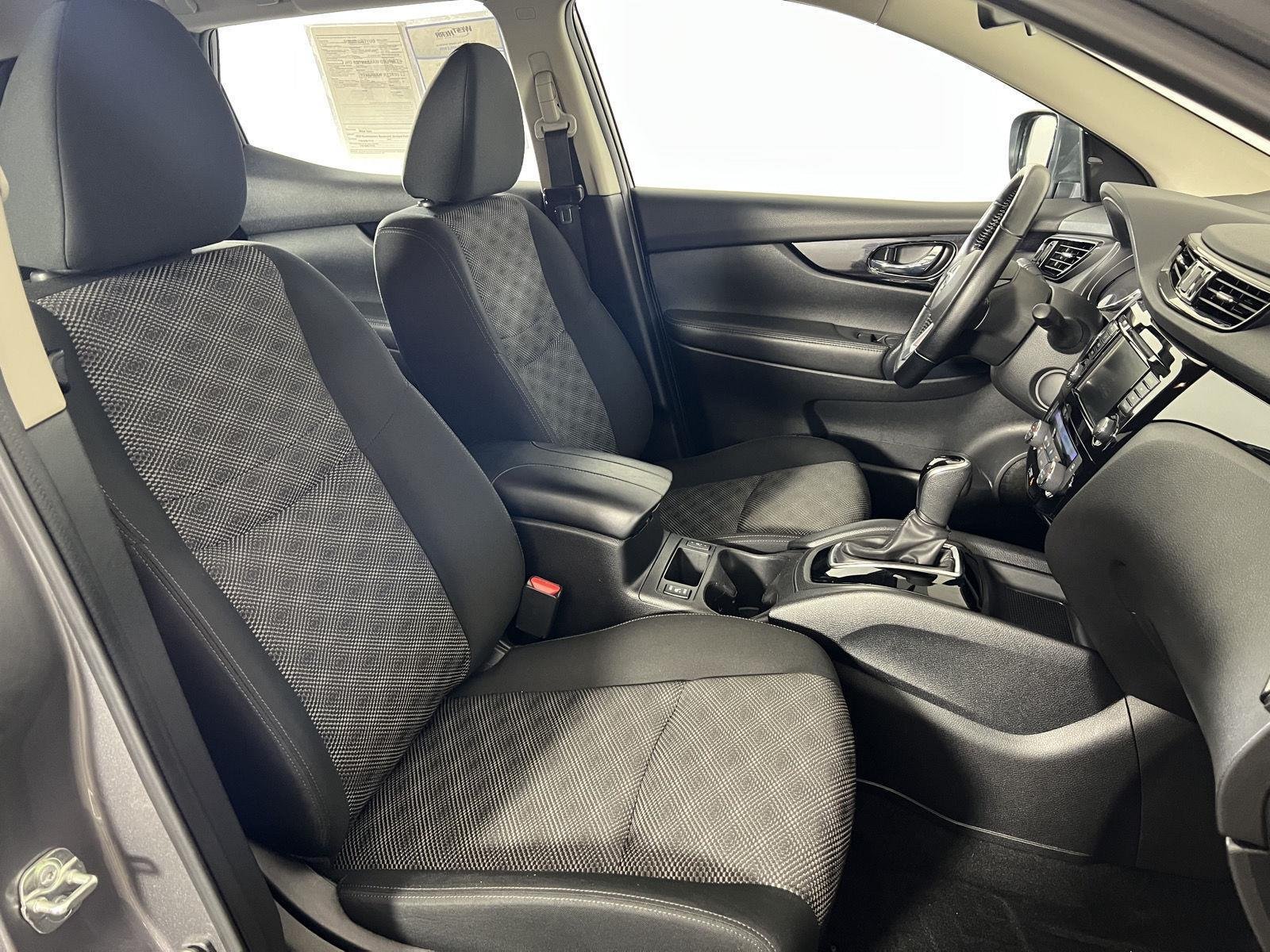 Used 2022 Gun Metallic Nissan SV image 28