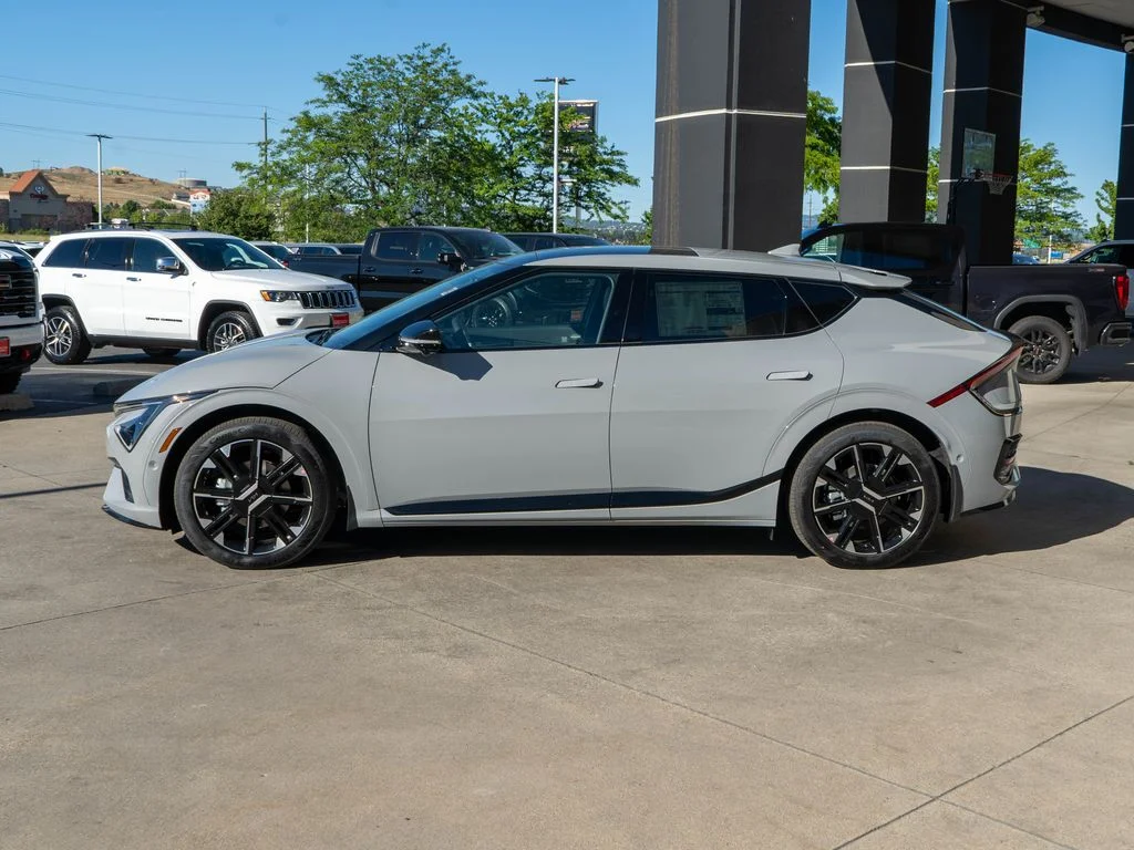 New 2026 Wolf Gray Kia GT-Line AWD image 4