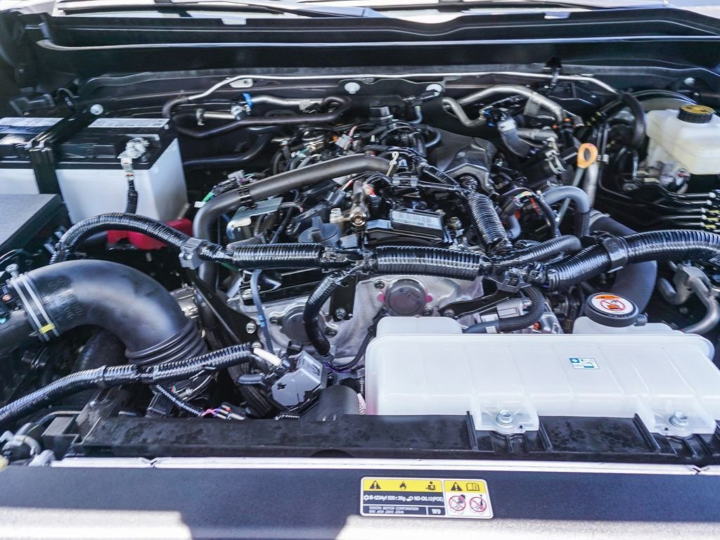 Used 2025  Toyota SR5 image 24