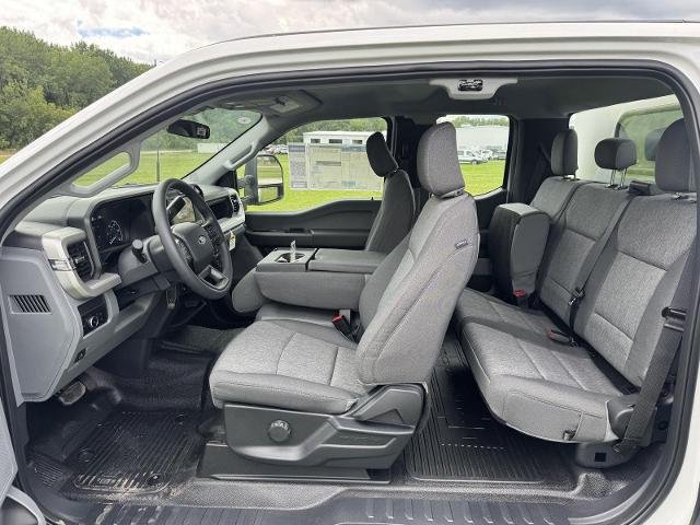 New 2026 Oxford White Ford F-250® XL image 31