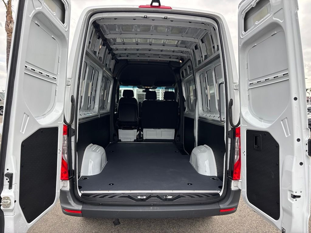 Used 2025 White Mercedes-Benz Cargo 144 WB image 27