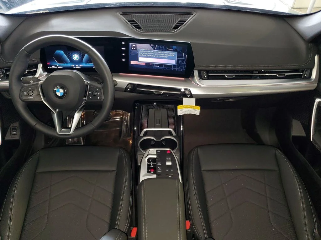 New 2026 Cape York Green Metallic BMW xDrive28i image 13