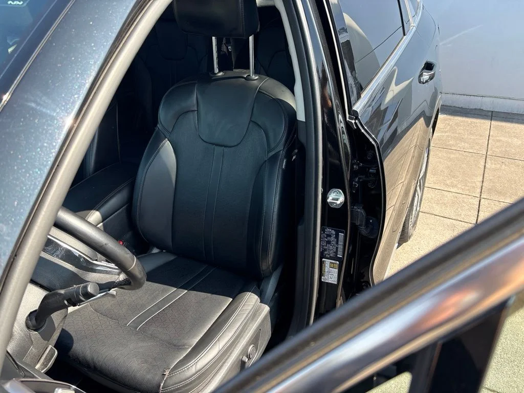 Used 2023 Black Kia EX image 12