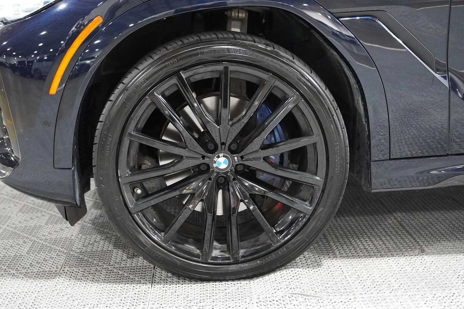 Certified Used 2023 Carbon Black Metallic BMW xDrive40i image 7