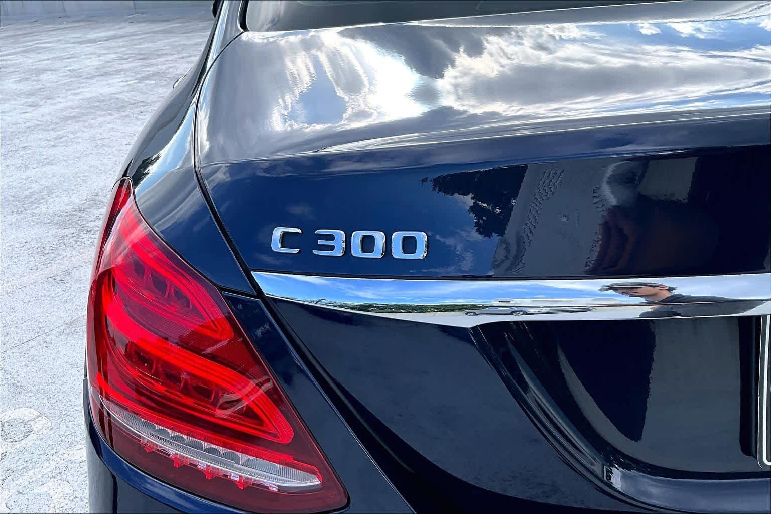 Used 2018 Lunar Blue Metallic Mercedes-Benz C 300 image 31
