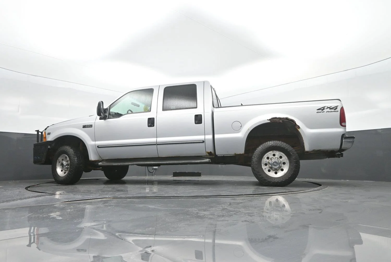 Used 2000  Ford Lariat image 26