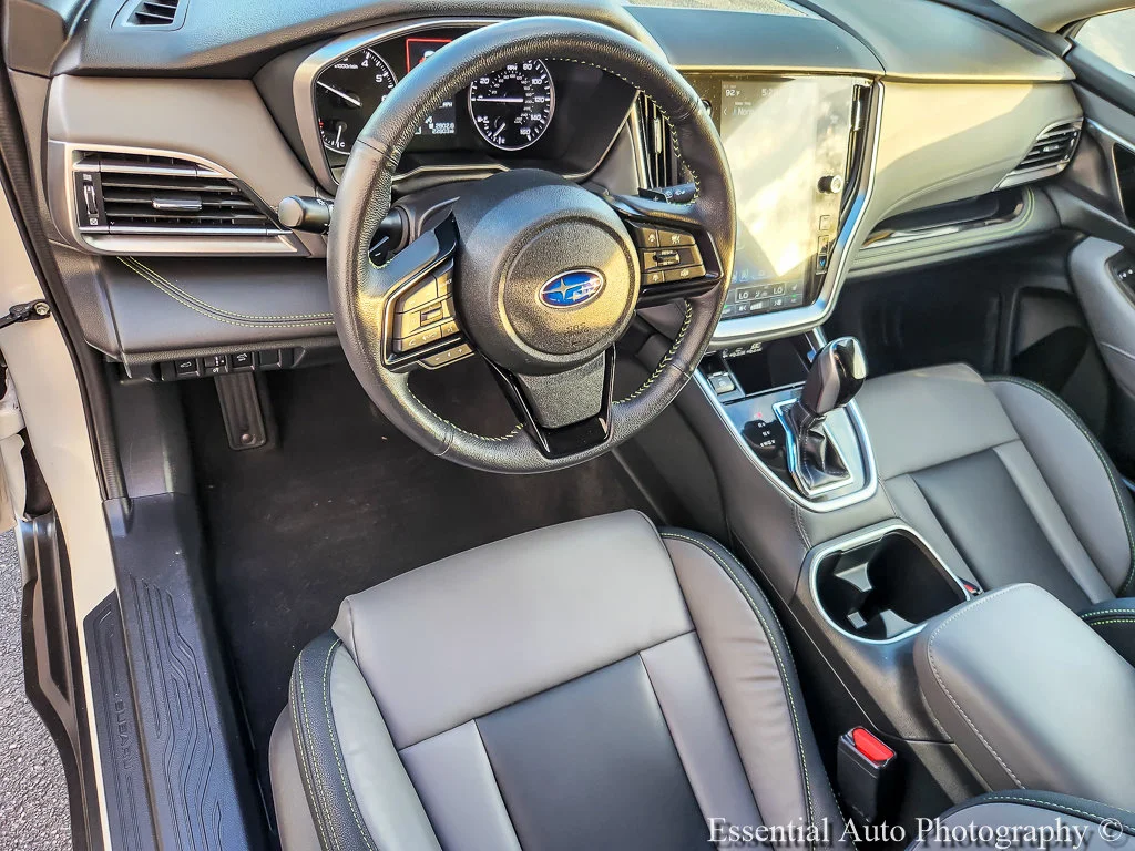 Used 2025 White Subaru Onyx Edition image 8
