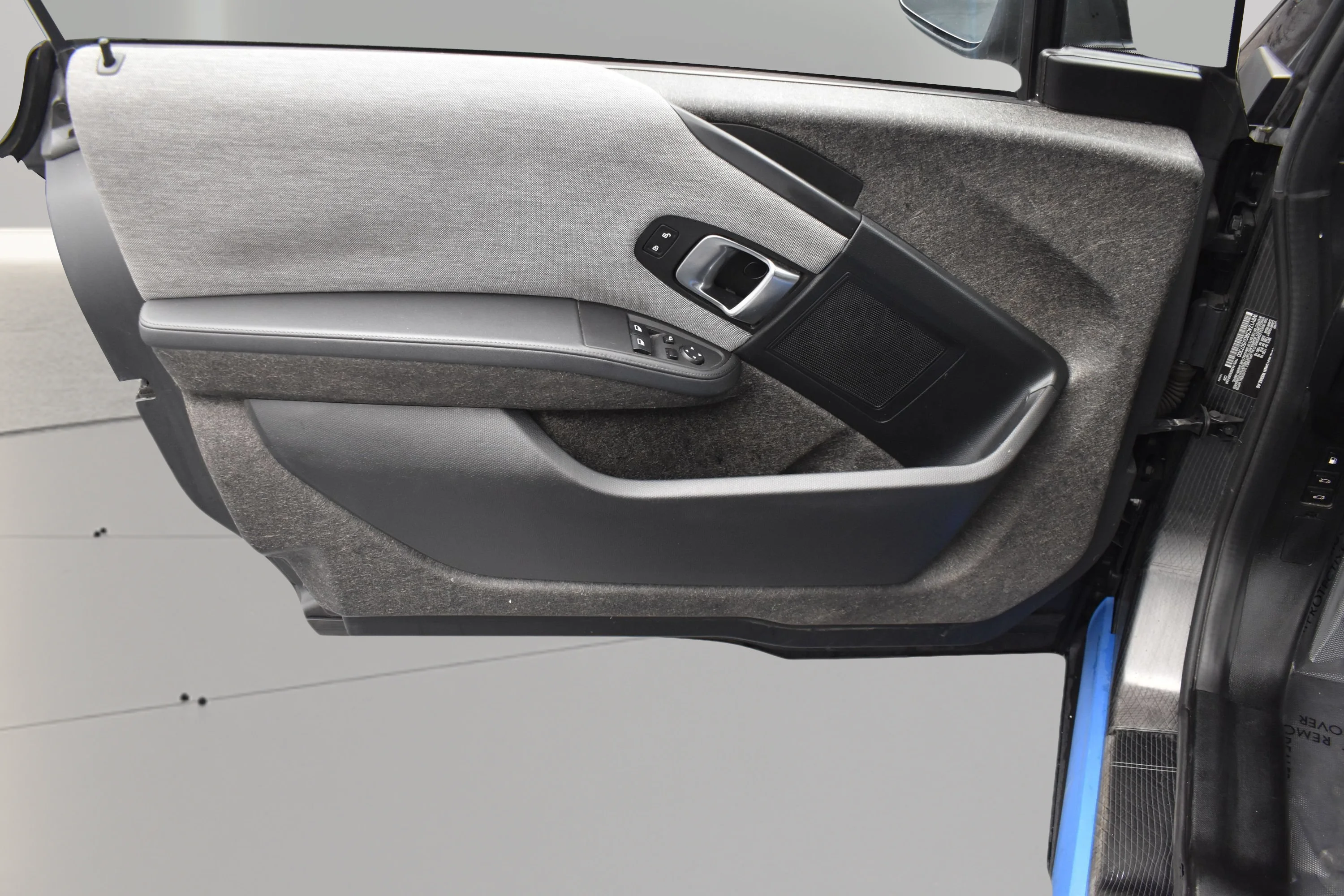 Used 2016 Fluid Black w/Highlight BMW i Blue BMW  image 24