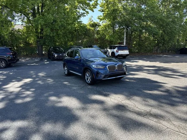 Used 2024 Blue BMW sDrive30i image 3
